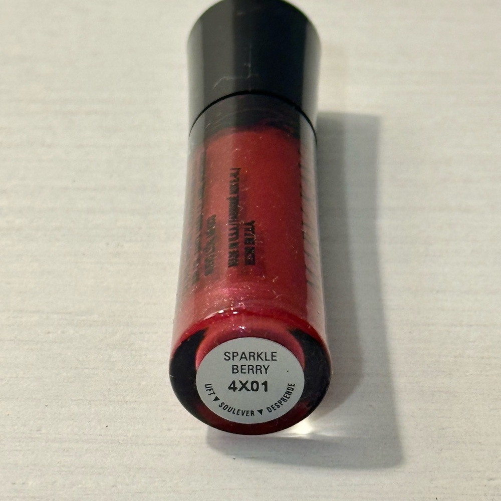 Mary Kay Nourishine Plus Lip Gloss - Sparkle Berry - NEW IN BOX